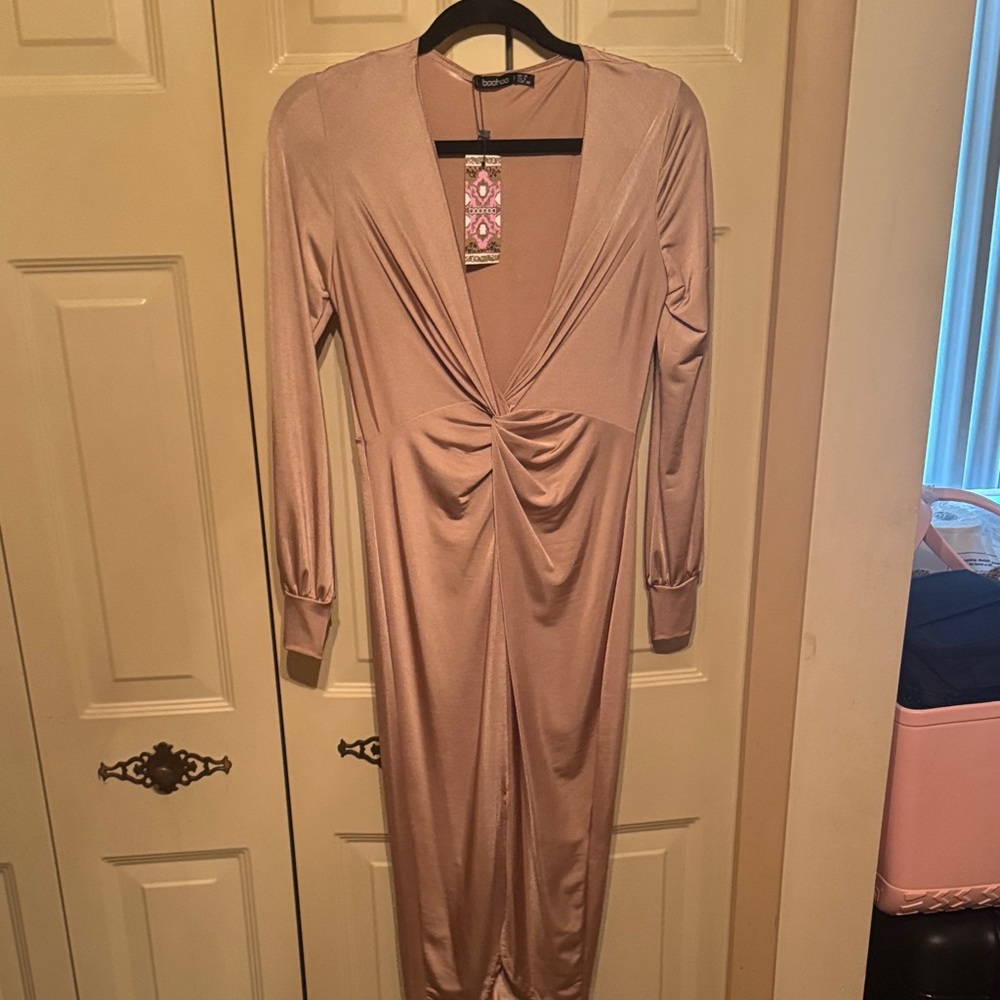 Boohoo Plunge Neck Twist Front Long Sleeve Dress in Stone size 6 - Picture 4 of 4